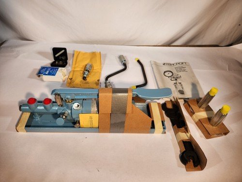 ASHCROFT 1305D 1305 D DEADWEIGHT TESTER new boxed