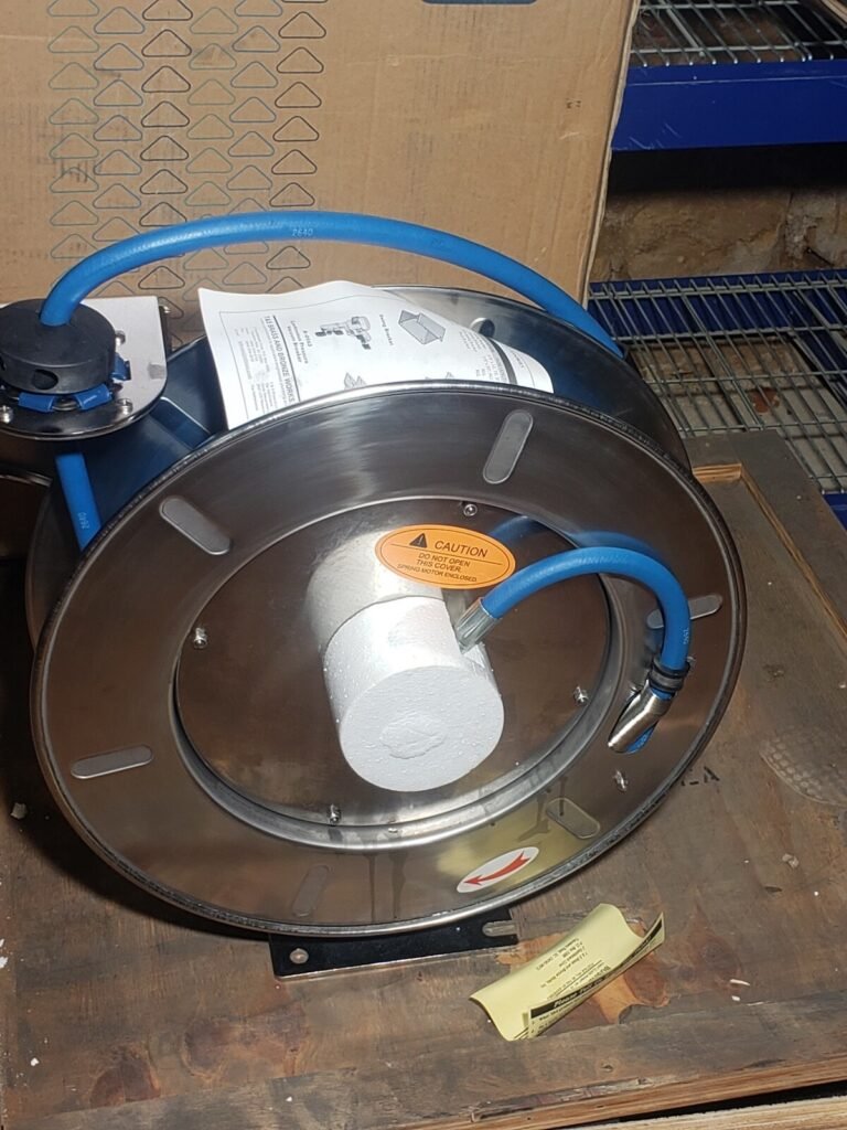 hose tuyau Epoxy powder coated stainless steel reels B-7000 B7000 T&S NEW BOXED