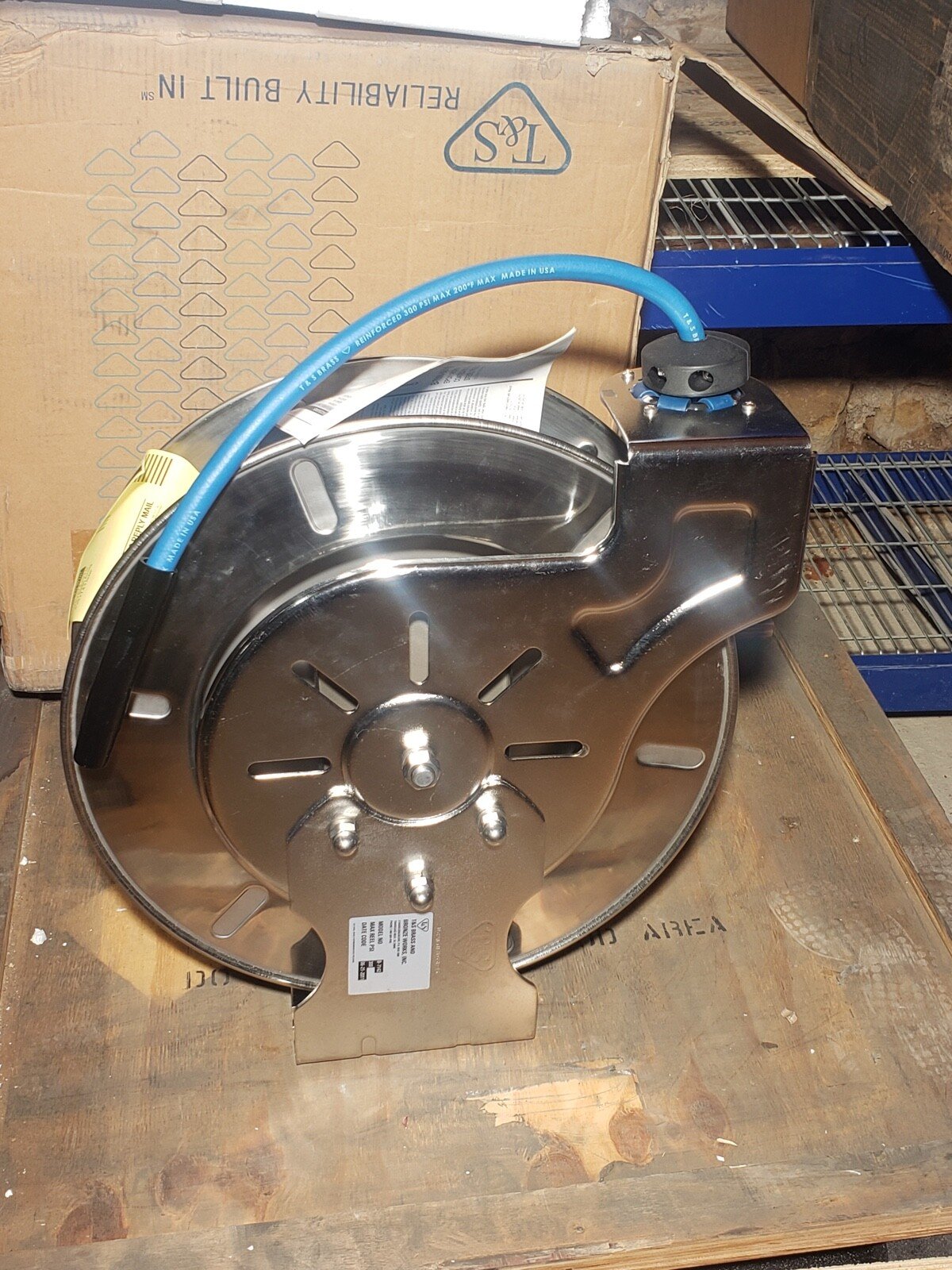 hose tuyau Epoxy powder coated stainless steel reels B-7000 B7000 T&S NEW BOXED
