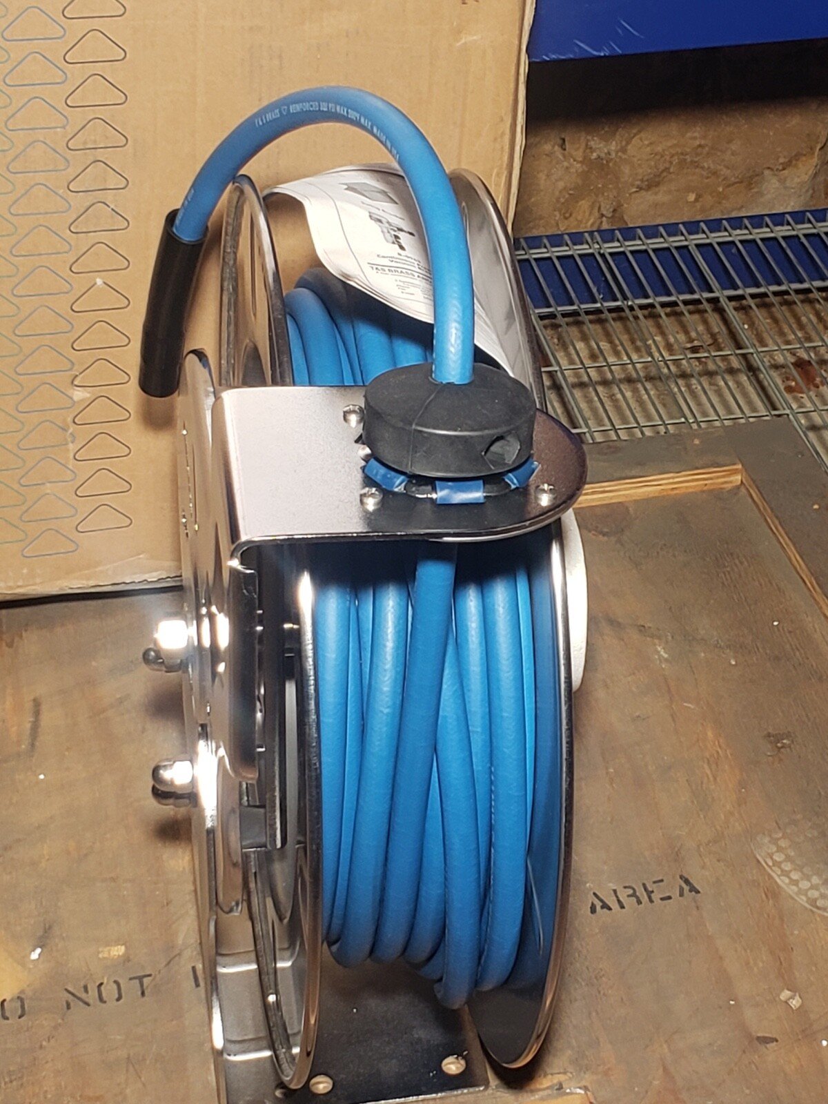 hose tuyau Epoxy powder coated stainless steel reels B-7000 B7000 T&S NEW BOXED