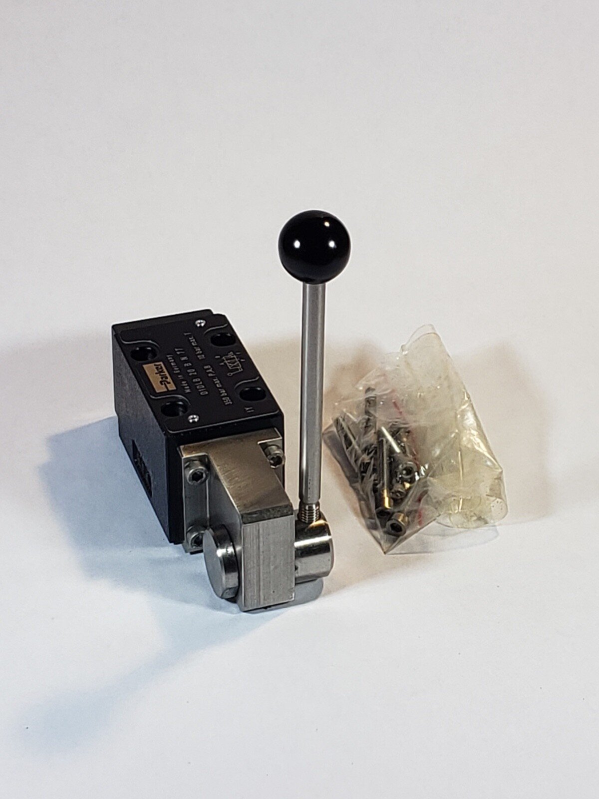Directional Control Valves Parker D1DLB 20 B N 77 350 BAR MAX 4B