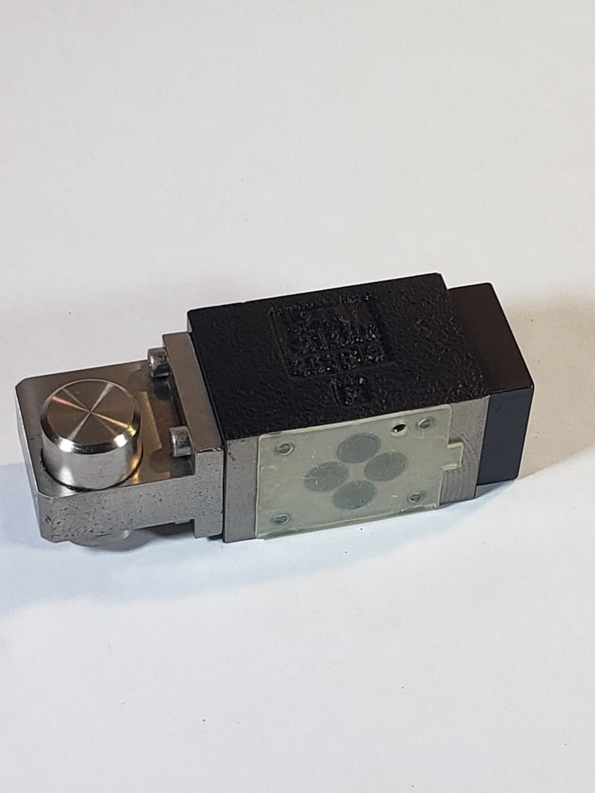 Directional Control Valves Parker D1DLB 20 B N 77 350 BAR MAX 4B