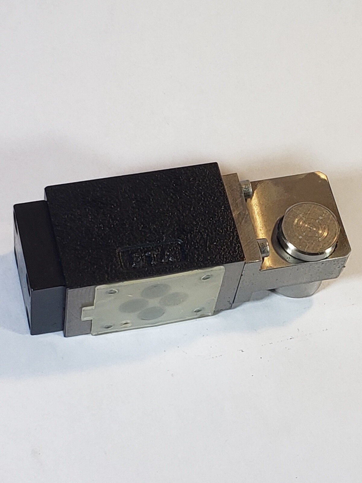 Directional Control Valves Parker D1DLB 20 B N 77 350 BAR MAX 4B