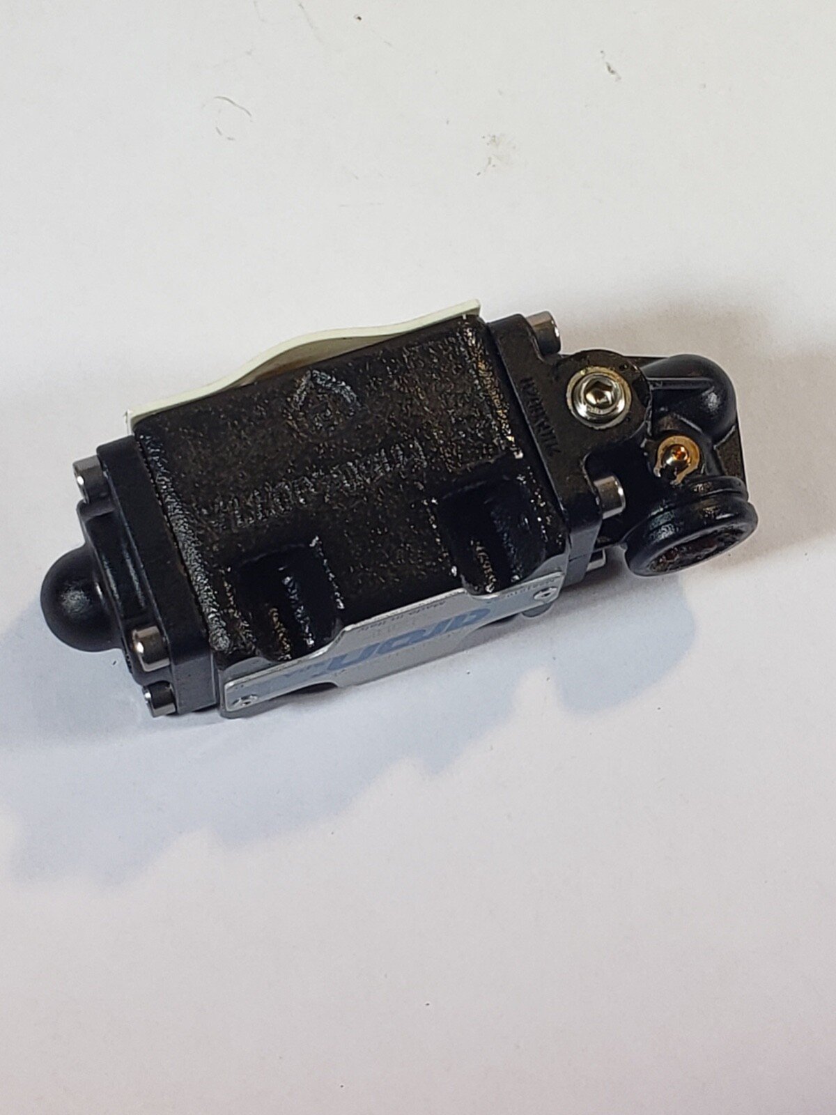 Aron spa AD3L61FX5C4 Hydraulic Lever control Valve AD.3.L 4B