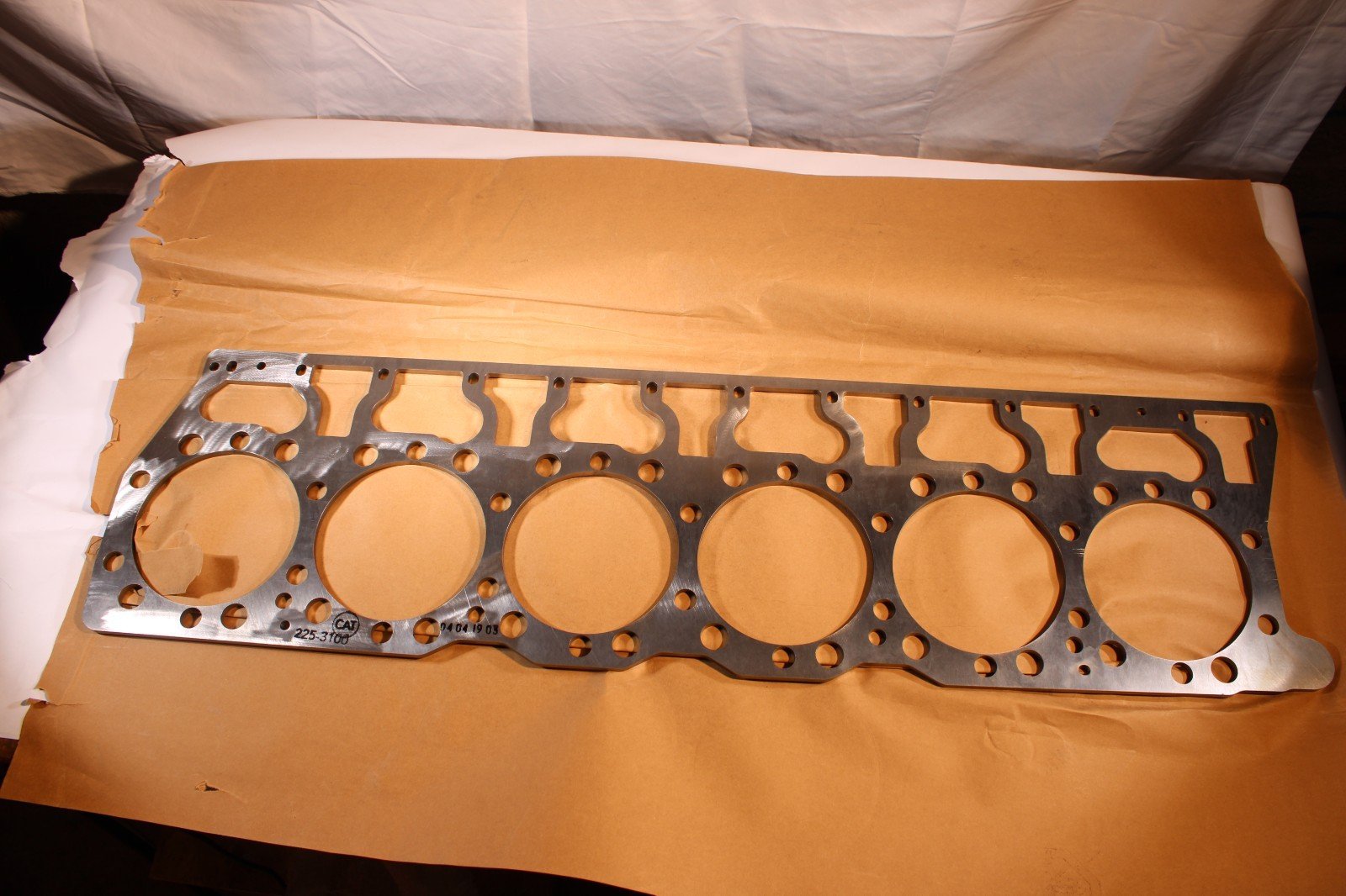 CATERPILLAR Spacer Plate 225-3100 Iron Engine Part MPN 225-3100
