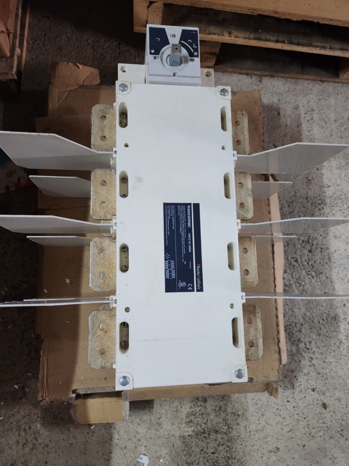 SOCOMEC SIRCO DC 2000A Disconnect Switch photovoltaic NEW 27DC4201